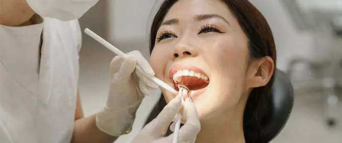 マウスピース型カスタムメイド矯正歯科装置（インビザライン）